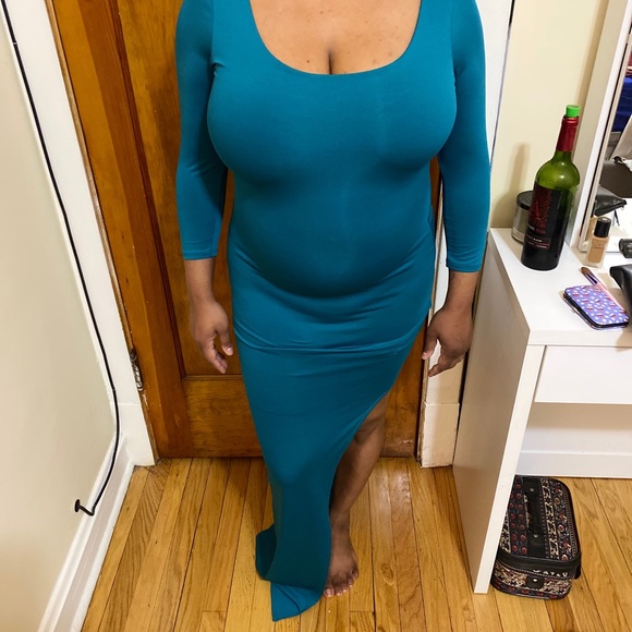 Dress - Picture 3 of 3